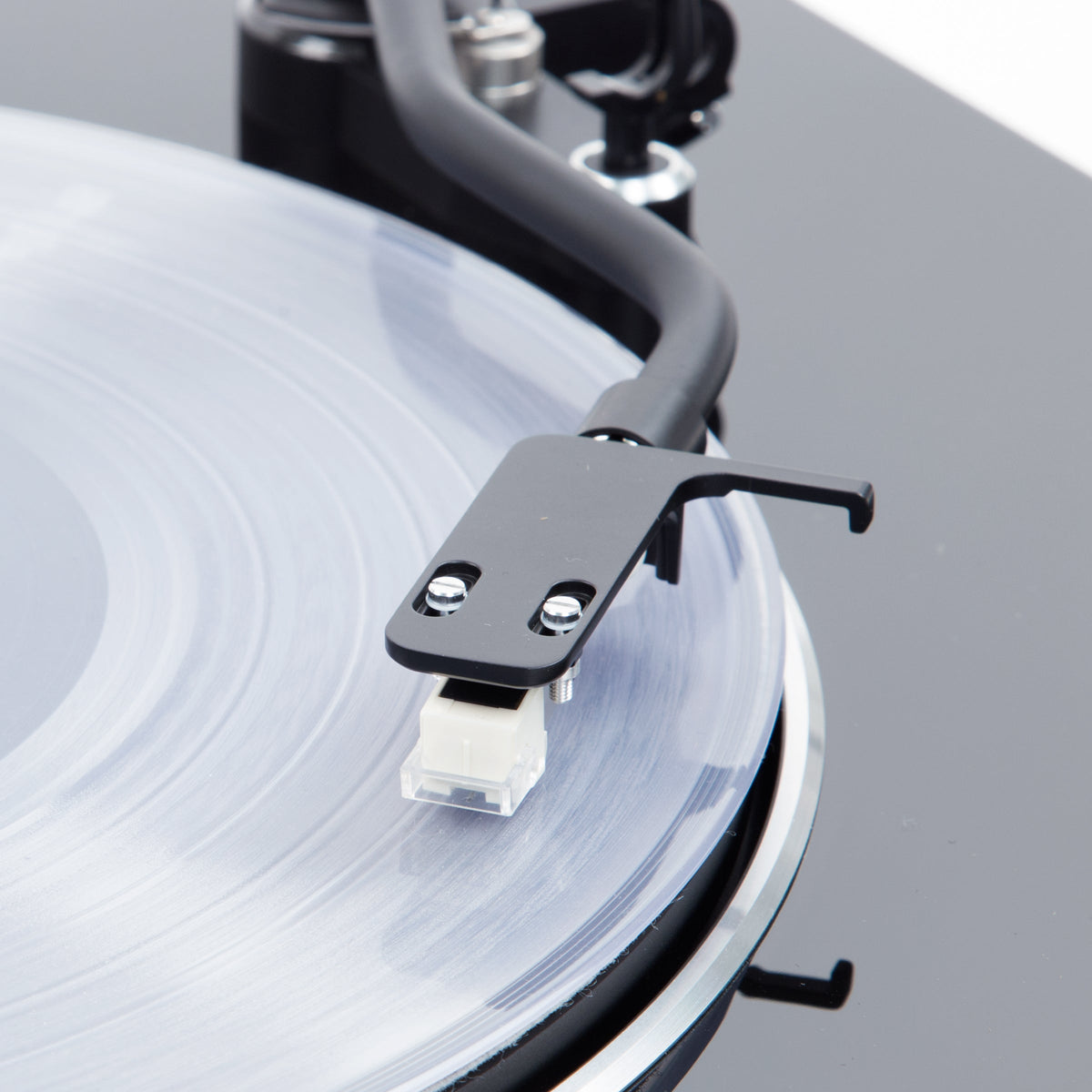Denon: DP-400 Semi-Automatic Turntable